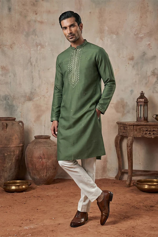 Mens Green Silk Blend Solid Emboidered Sequins Kurta & Pant