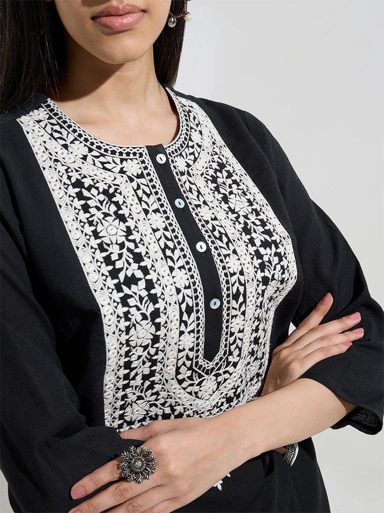 Elegant Black Embroidered Kurta - DWEEP SARA