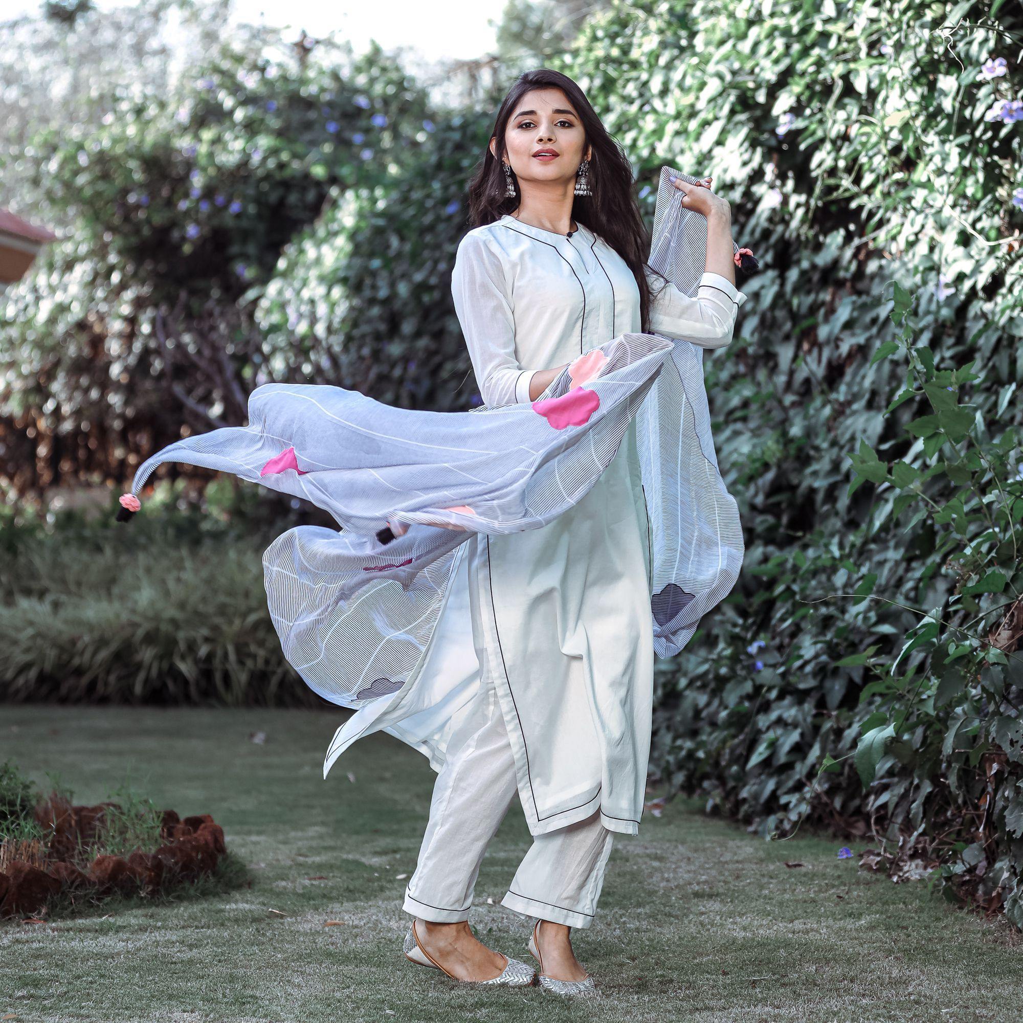 RABIA WHITE STRIPE BLOOMING PUNJABI SUIT SET - DWEEP SARA