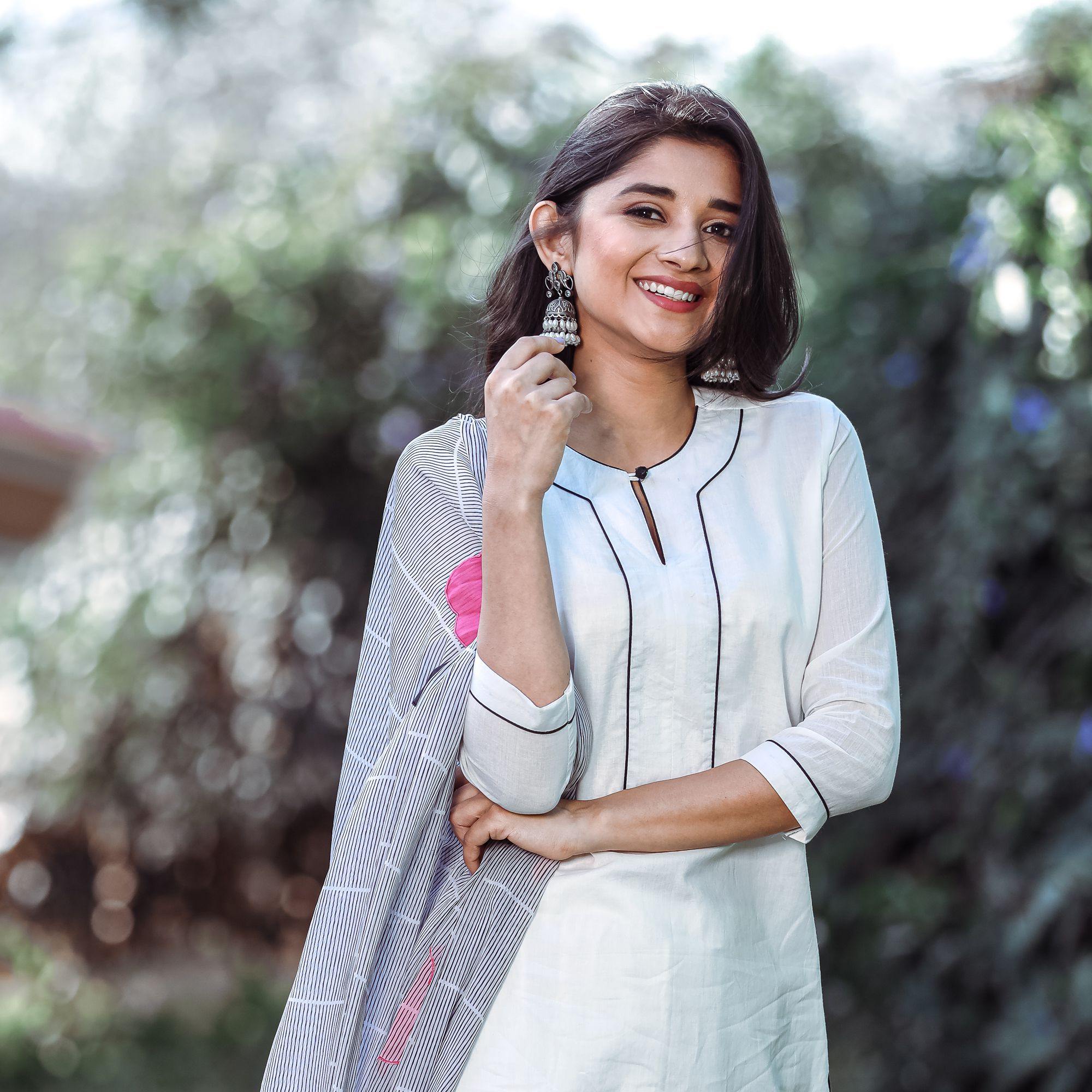 RABIA WHITE STRIPE BLOOMING PUNJABI SUIT SET - DWEEP SARA