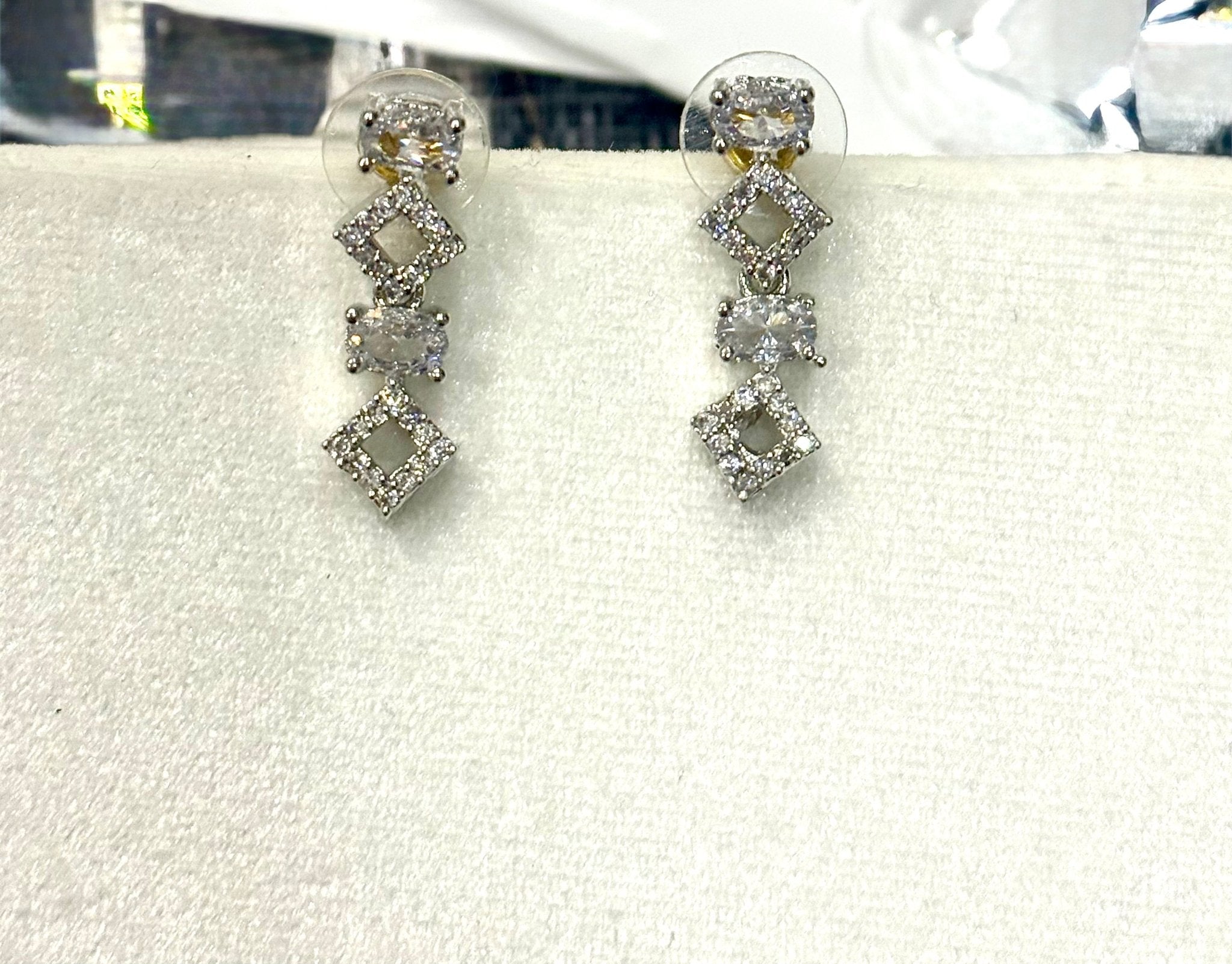 White AD Crystal Jewellery Set - DWEEP SARA